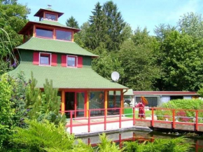 Ferienwohnung im chinesischen Koi-Tempel, Lelkendorf